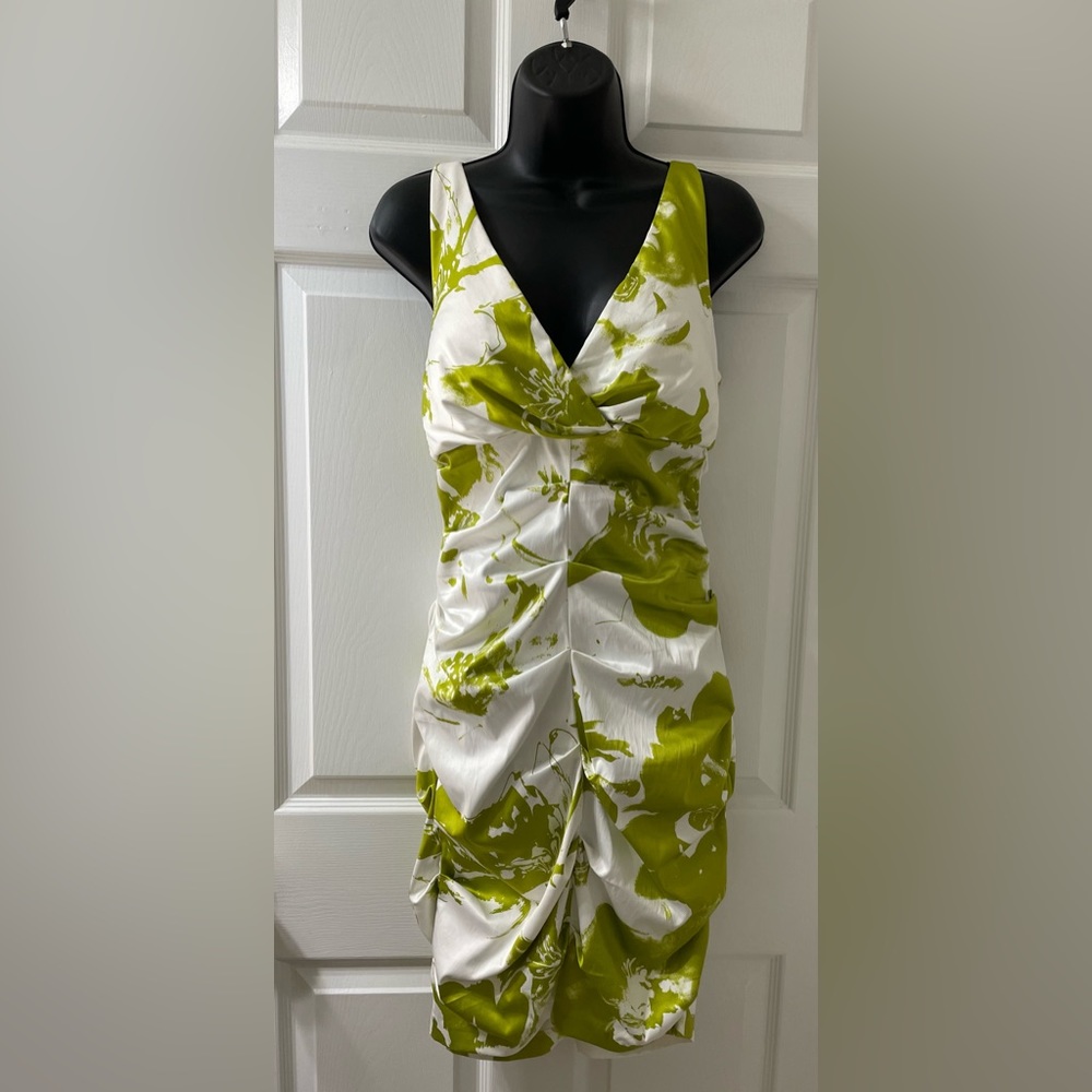 Sz 10 Roulette Green & White Ruched Dress